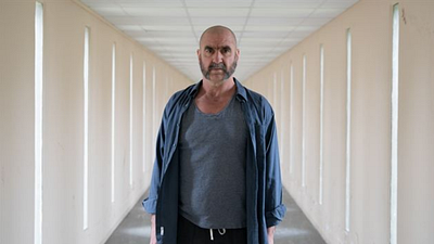 image de la news Dérapages (Netflix) : quel acteur devait jouer le rôle d'Eric Cantona ?