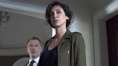 image de la news Blacklist saison 6 (Netflix) : pourquoi Mozhan Marnò (Samar) a-t-elle quitté la série ?