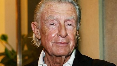 image de la news Mort de Joel Schumacher : Hollywood lui rend hommage, de Kiefer Sutherland à Jim Carrey