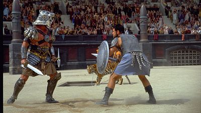 image de la news Gladiator sur TFX : quel fidèle complice de Schwarzenegger affronte Russell Crowe dans l'arène ?