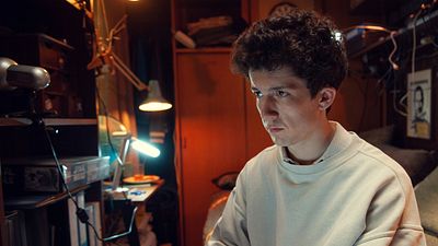 image de la news How To Sell Drugs Online (Netflix) : comment se terminait la saison 1 ?