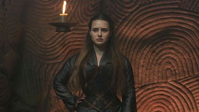 image de la news Cursed (Netflix) : que pense la presse de la série avec Katherine Langford ?
