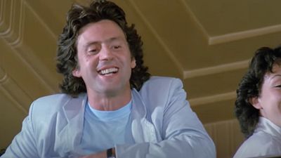 image de la news Les Sous-doués en vacances sur TMC : avez-vous reconnu Sandrine Bonnaire parmi les figurants ?