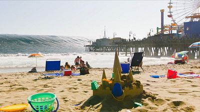 image de la news 9-1-1 saison 3 sur M6 : le tsunami, la pandémie, Jennifer Love Hewitt... les confidences du showrunner