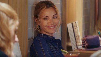 image de la news Demain nous appartient : bientôt une nouvelle histoire d'amour pour Chloé (Ingrid Chauvin) ?