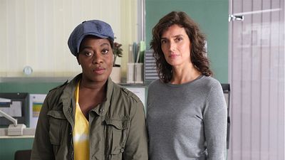 image de la news Le Crime lui va si bien sur France 2 : que pense la presse de la série avec Claudia Tagbo ? 