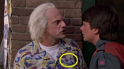 image de la news Retour vers le futur II : 4 petits détails qui annoncent le troisième film