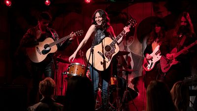 image de la news La country-sitter sur Netflix : c’est quoi cette série musicale avec Katharine McPhee ? 