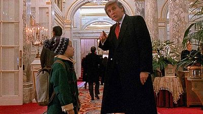 image de la news Maman j'ai encore raté l'avion sur TFX : quand Donald Trump imposait sa présence dans les films