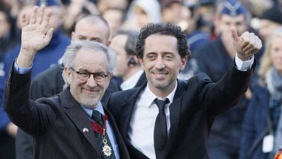 image de la news 50 ans de Gad Elmaleh : saviez-vous qu'il a joué chez Steven Spielberg et Woody Allen ?