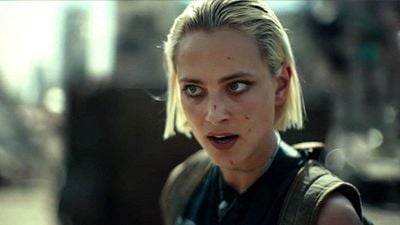 image de la news Army of the Dead sur Netflix : focus sur Nora Arnezeder, l'atout frenchy et bad-ass du film de Zack Snyder