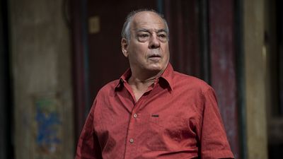 image de la news Plus belle la vie : de retour au Mistral, Roland va-t-il se réconcilier avec Thomas ?