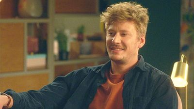 image de la news En Famille sur M6 : qui est Gérémy Crédeville (Milo), l'interprète du nouvel amoureux de Roxane ?