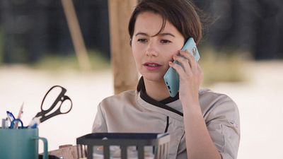 image de la news Ici tout commence : Sarah-Cheyenne Santoni (Elodie) confirme son départ de la série