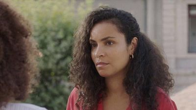 image de la news Demain nous appartient : qui est Thaïs Kirby (Irène), l’interprète de la CPE du lycée Agnès Varda ?