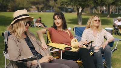 image de la news On The Verge sur Canal+ : c'est quoi cette série sur la crise de la quarantaine créée par Julie Delpy ?