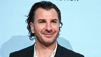 image de la news Michaël Youn fait du ski : les premières infos sur sa prochaine comédie après Divorce Club !