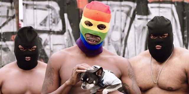Coexister : quand des rappeurs gangstas sortent les kalachs roses et drapeaux arc-en-ciel
