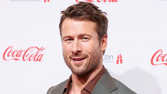image de la news "Il a écrasé ma tête contre le clavier" : 12 ans après, Glen Powell raconte sa rencontre fracassante avec ce célèbre acteur hollywoodien