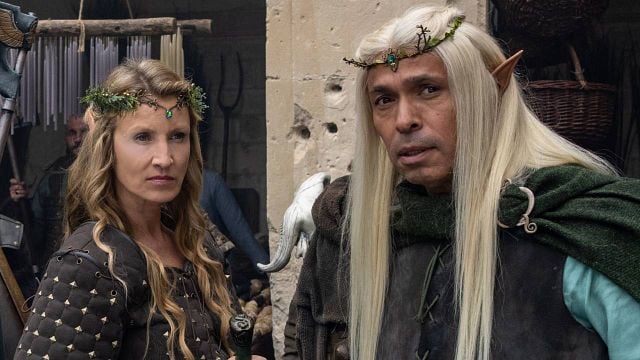 image de la news Premières images : Eric Judor et Alexandra Lamy dans une comédie à la croisée du Seigneur des anneaux et The office !