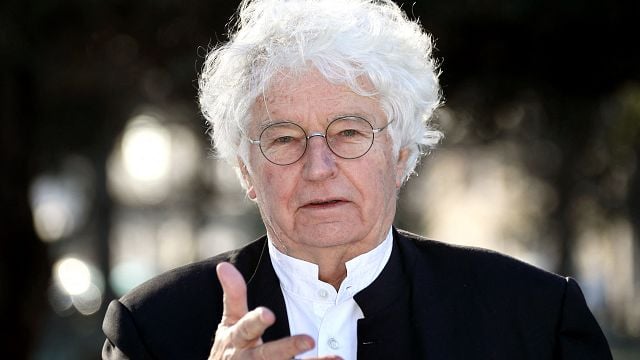 image de la news "J'ai fait le mort" : il y a 38 ans, le tournage de ce film d'aventure culte a bien failli coûter la vie à Jean-Jacques Annaud