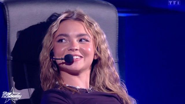 image de la news Star Academy : voici à quoi ressemble le tour bus en vidéoMélissa balance le nom de "la team des geekos"