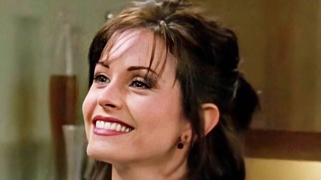 image de la news Friends : il y a 32 ans, les créateurs de la série ont dû se battre pour imposer cette scène avec Monica (Courteney Cox)