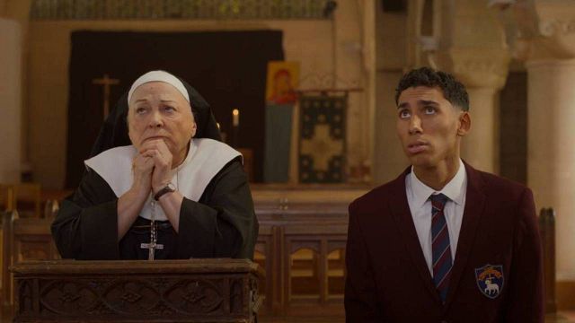 image de la news Tombé du ciel est-il un bon film ? Que pensent les spectateurs de cette adaptation du spectacle d'Ilyes Djadel ?