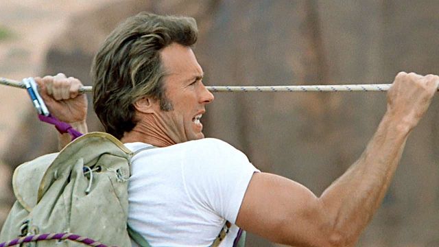 image de la news Impressionnant ! Il y a 50 ans, Clint Eastwood a réalisé lui-même ses cascades pour ce thriller méconnu que tout fan doit avoir vu !