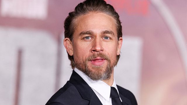 image de la news Qui est Charlie Hunnam, l'acteur de Monstre saison 3 qui fait trembler Netflix ?
