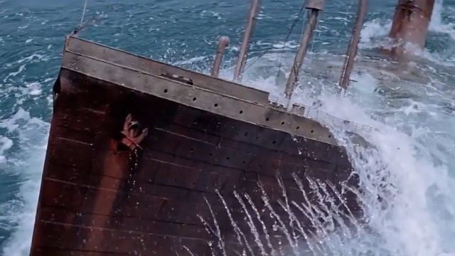image de la news "Ça aurait coûté moins cher de faire baisser le niveau de l’Atlantique !" : sorti il y a 46 ans, ce film sur le Titanic devait être une référence absolue, mais il a coulé son studio