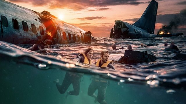 image de la news Des requins dans l'avion ! Premières images de Deep Water, un film de requins par le réalisateur de Cliffhanger et Peur bleue