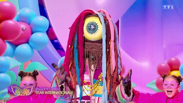 image de la news Mask Singer 2025 : le Cyclope démasqué, qui se cachait derrière la première star internationale de la saison ?