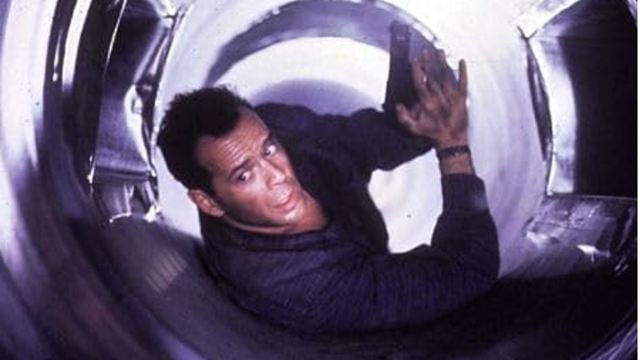 "Désolé, mais c'est tout ce que j'ai..." : la décision de Bruce Willis qui a déprimé le réalisateur de Die Hard 2