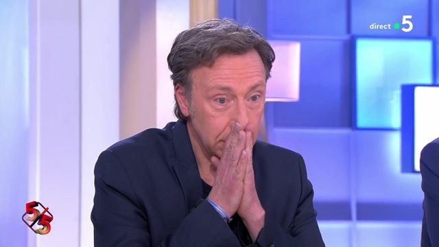 "Ça me touche vraiment" : Stéphane Bern au bord des larmes en apprenant une triste nouvelle en direct sur C à vous