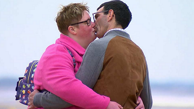 image de la news Justine (L’amour est dans le pré) au bras de Patrice avec un tout nouveau look… !