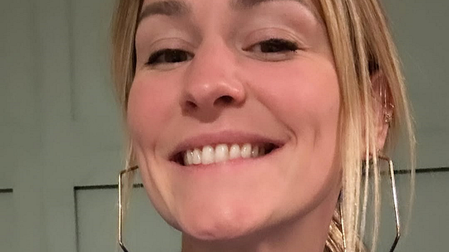 image de la news Mariés au premier regard : "J-6" avant l’opération pour Laure Larrory