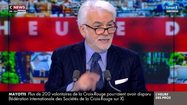 image de la news Pascal Praud présente L’Heure des pros dans le noir après un bug technique