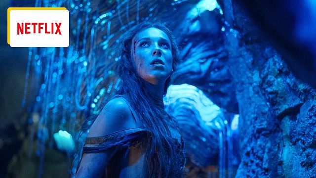 image de la news "12 heures de cascades en continue" : pourquoi La Demoiselle et le dragon a été le tournage le plus épuisant pour Millie Bobby Brown ?