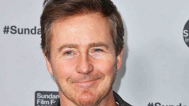 image de la news "Mes vrais fans devraient laisser tomber ce rôle" : il y a 24 ans, Edward Norton ne voulait vraiment pas jouer dans ce film d'action au casting 5 étoiles