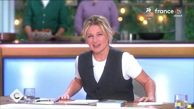 image de la news C à vous : nouvelle équipe à la rentrée pour Anne-Elisabeth Lemoine, qui reste et qui part ?