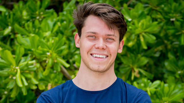 image de la news Koh-Lanta 2025 (portrait) : qui est Adrien, le scout en soif d’aventure ?