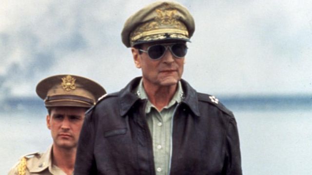 image de la news "Je suis presque épuisé, et je sens la fin s'approcher" : il y a 43 ans, cet acteur légendaire a joué dans l'un des pires films de guerre jamais réalisés, au point qu'il est devenu invisible