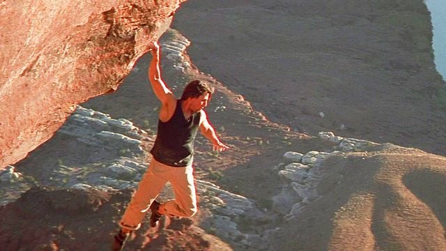 image de la news Ce sont les 3 meilleures minutes de Mission Impossible 2 ! 26 ans après, l'une des scènes les plus physiques de Tom Cruise reste toujours aussi vertigineuse