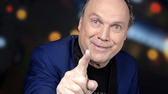 image de la news Julien Lepers réagit à la disparition de la voix off de l’émission Questions pour un champion