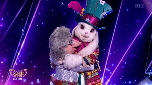 image de la news Mask Singer : "Je ne m'attendais pas à être aussi ému", la Taupe ou le Lapin, qui a gagné la saison 8 ?