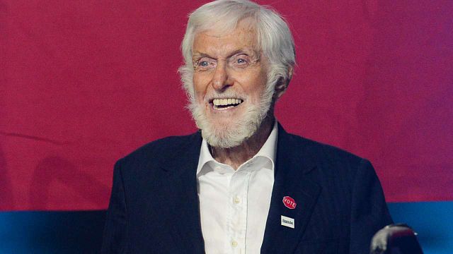 image de la news Cet acteur légendaire fête ses 100 ans aujourd'hui, et il est toujours en activité !