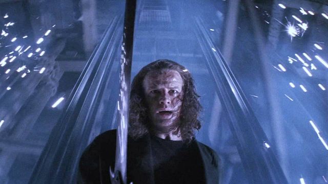 image de la news "On ne l’a fait que pour le pognon" : noté 1,3 sur 5, ce film fantastique des années 90 avec Christophe Lambert fait figure de désastre absolu