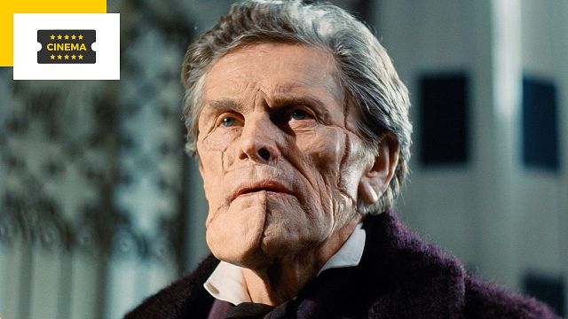 image de la news 6h de maquillage : Willem Dafoe est méconnaissable face à Emma Stone dans Pauvres créatures