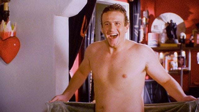 image de la news "Pourquoi tu ne me l'as pas dit ?" : avec cette comédie culte des années 2000, Jason Segel a mis sa mère dans l'embarras